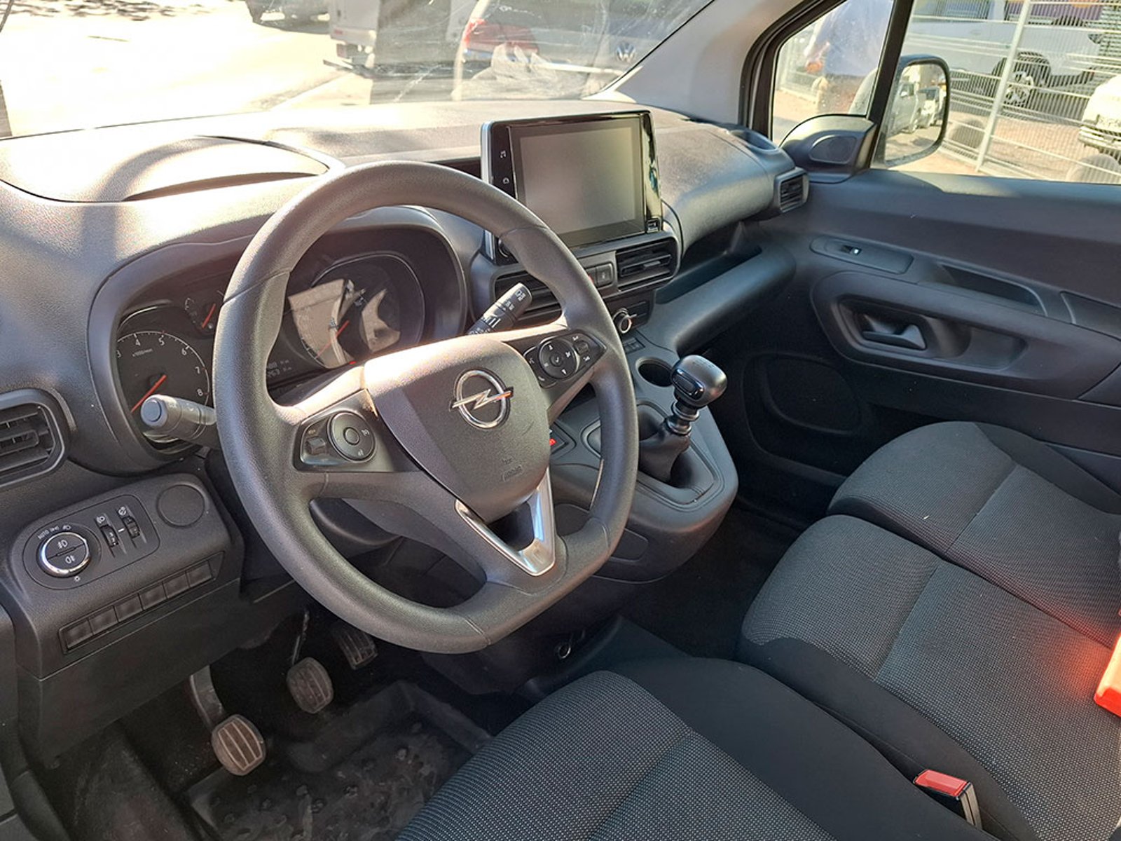 OPEL COMBO 1.5 MT 2023 - Imagen 5 de 18