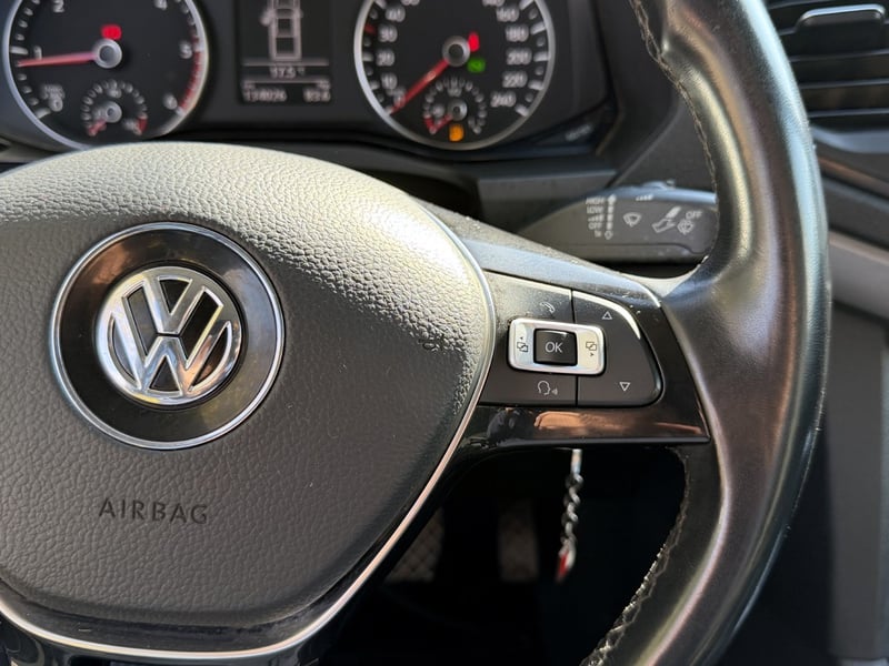 Volkswagen AMAROK 2.0 COMFORTLINE 4X4 AT 2023 - Imagen 18 de 20