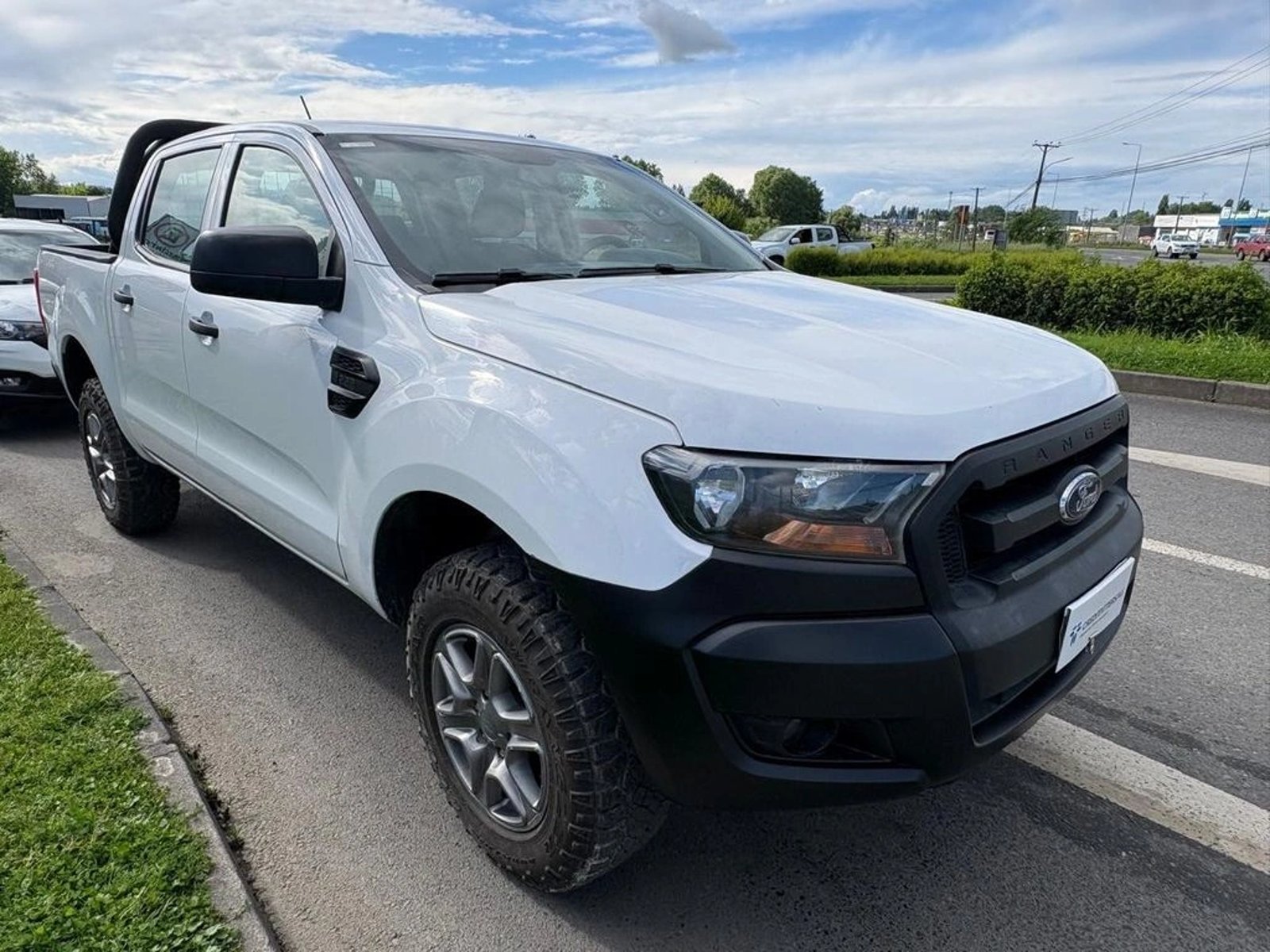 Ford RANGER 2.2 MT 4X4 DIESEL 2023 - Foto 2 de 11