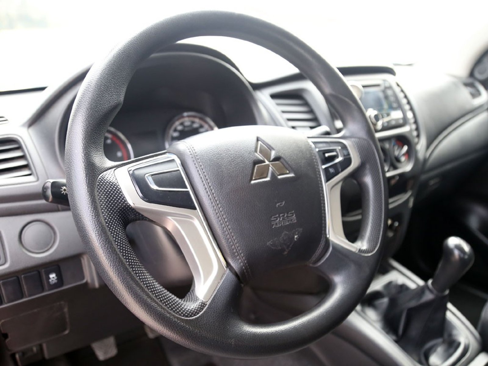 Mitsubishi L200 2.4 KATANA CR MT 4X2 DIESEL 2022 - Imagen 11 de 20
