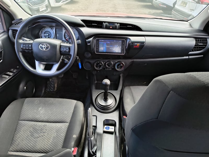 Toyota HILUX 2.4 Diesel 4x2 T/M 2023 - Imagen 15 de 20
