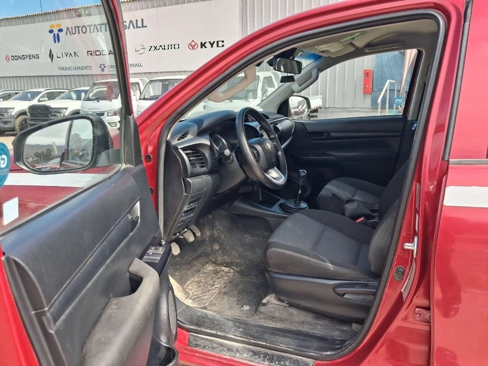 TOYOTA HILUX HILUX TSS 2.4 Diesel 4X2 T/M 2022 - Imagen 9 de 13