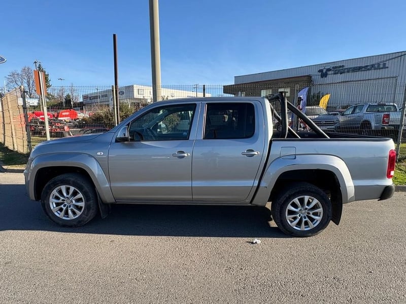 Volkswagen AMAROK TRENDLINE 4X2 MT 2023 - Imagen 4 de 12