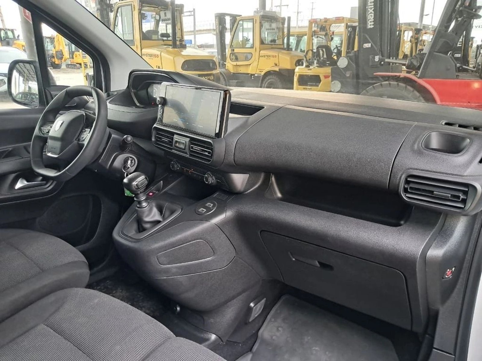Peugeot PARTNER L1 1.5 HDI 4X2 MT 2025 - Imagen 16 de 20