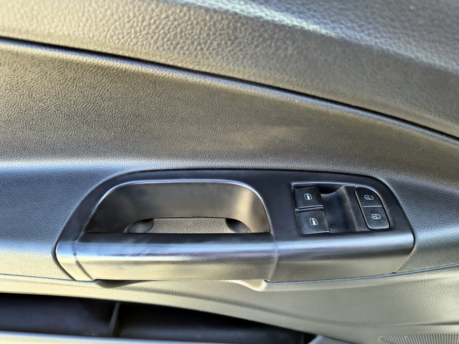 VOLKSWAGEN SAVEIRO 1.6 Gasolina 4x2 T/M 2022 - Imagen 8 de 18