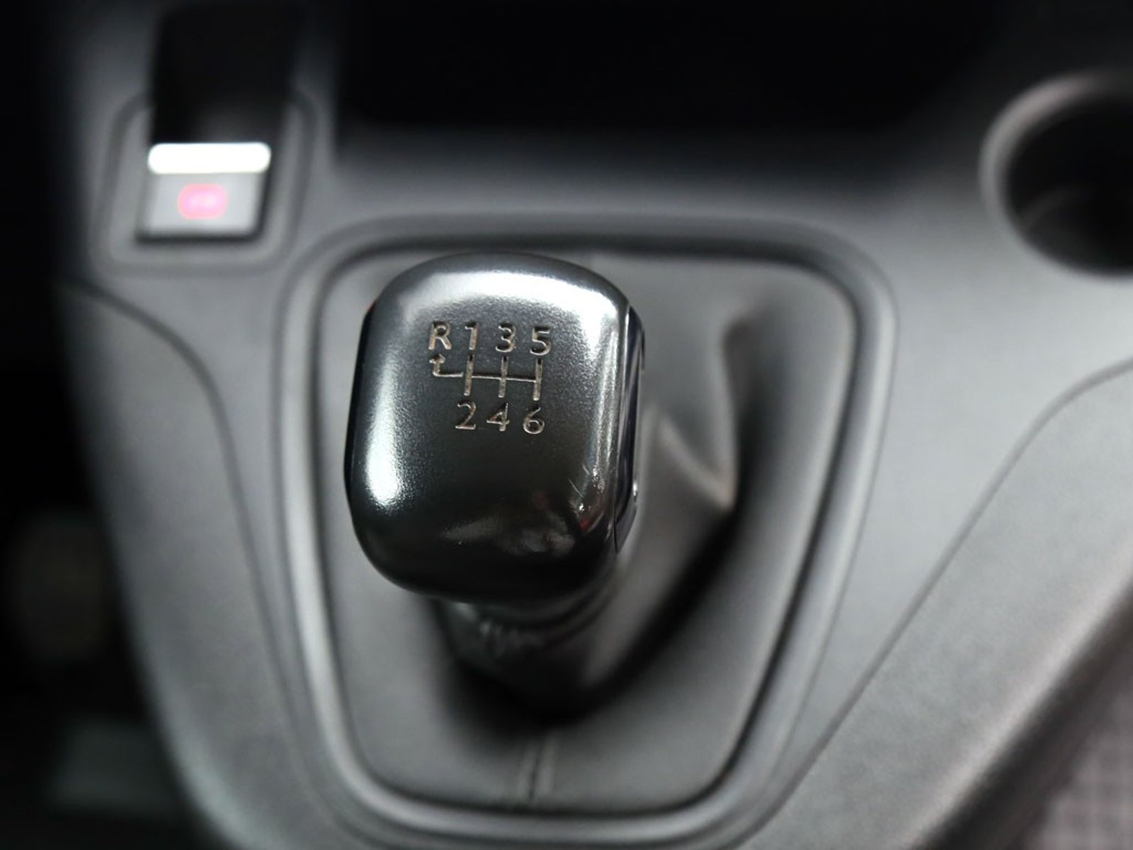 Peugeot PARTNER 1.5 L1 HDI DIESEL 100HP 4X2 MT 5P 2023 - Imagen 15 de 20