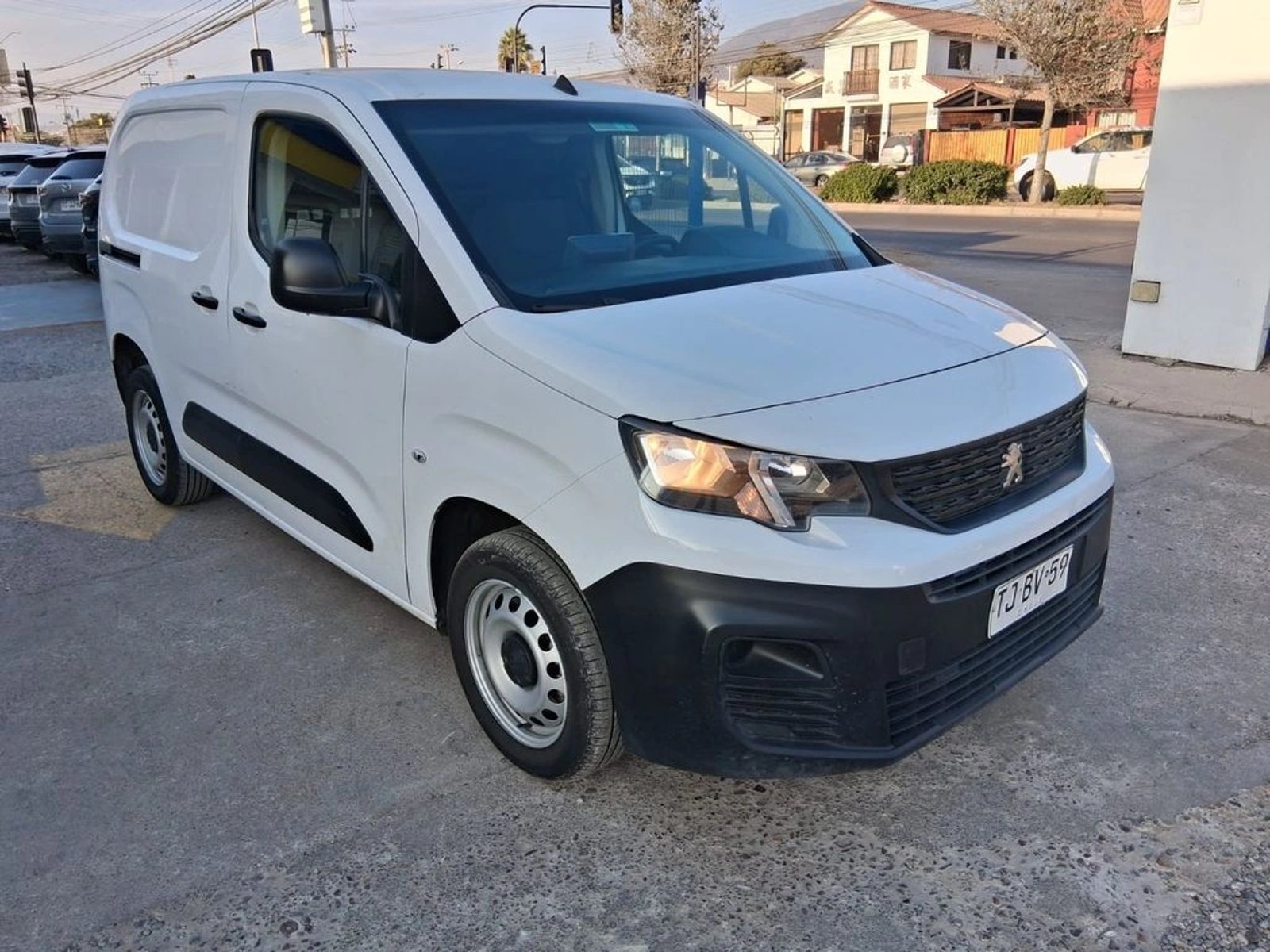 PEUGEOT PARTNER 1.5 L1 HDI DIESEL 100HP 4X2 MT 5P 2024 - Imagen 3 de 16