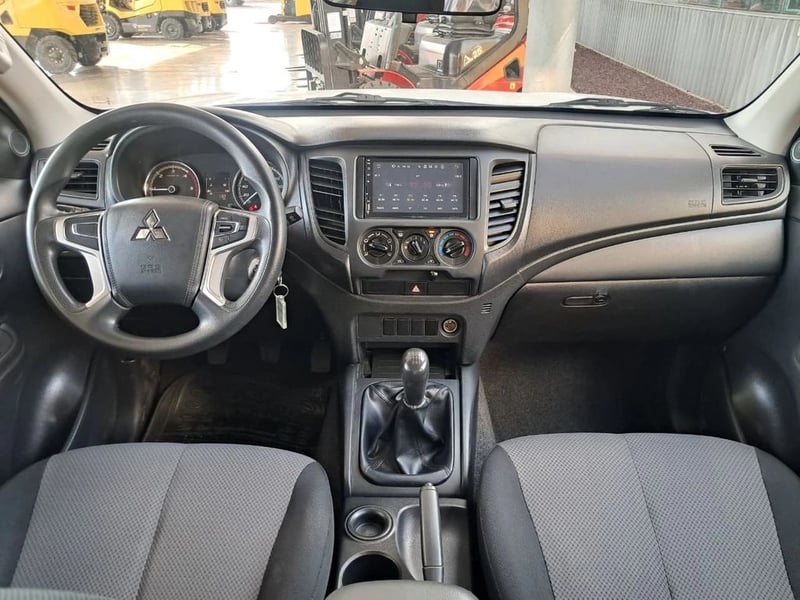 Mitsubishi L200 KATANA 2.4 CR MT 4X2 2021 - Imagen 18 de 20