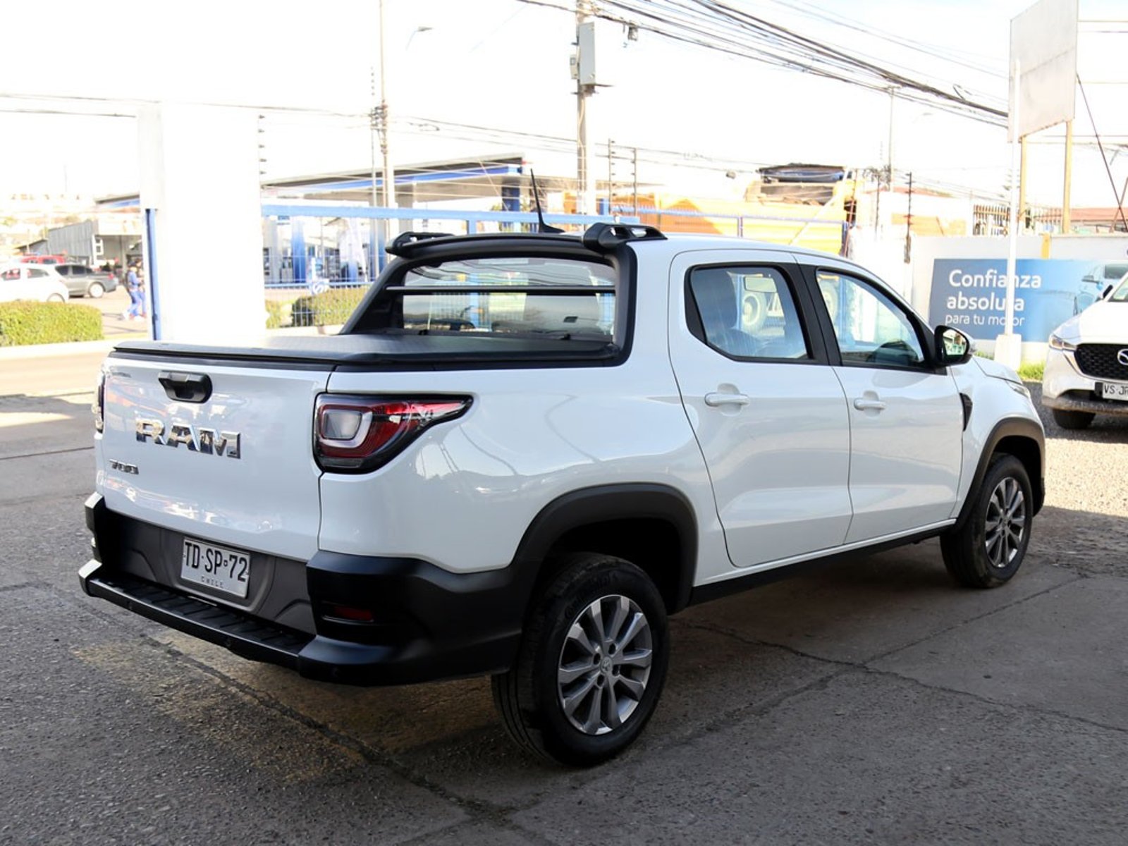 RAM 700 BIGHORNE DCAB 1.3 2024 - Imagen 6 de 20