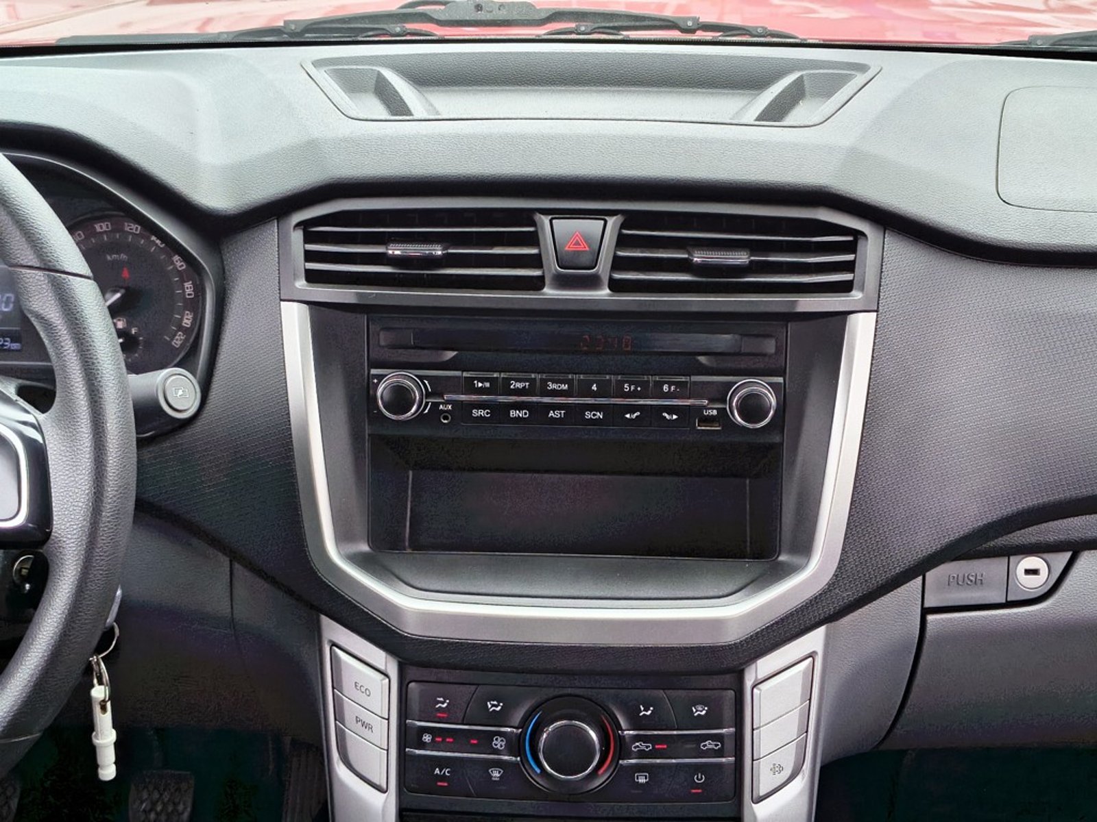 Maxus T60 2.0 Diesel 4x4 T/M 2024 - Imagen 14 de 19