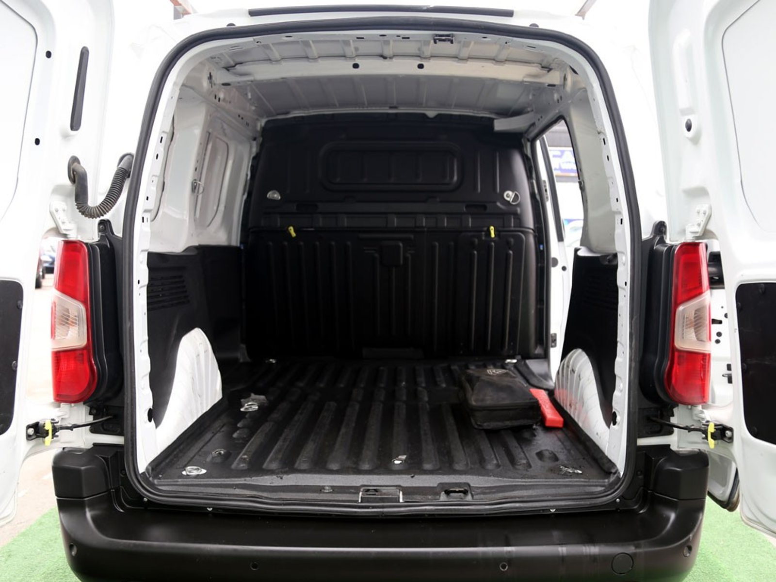 PEUGEOT PARTNER 1.5 L1 HDI DIESEL 2024 - Imagen 11 de 20