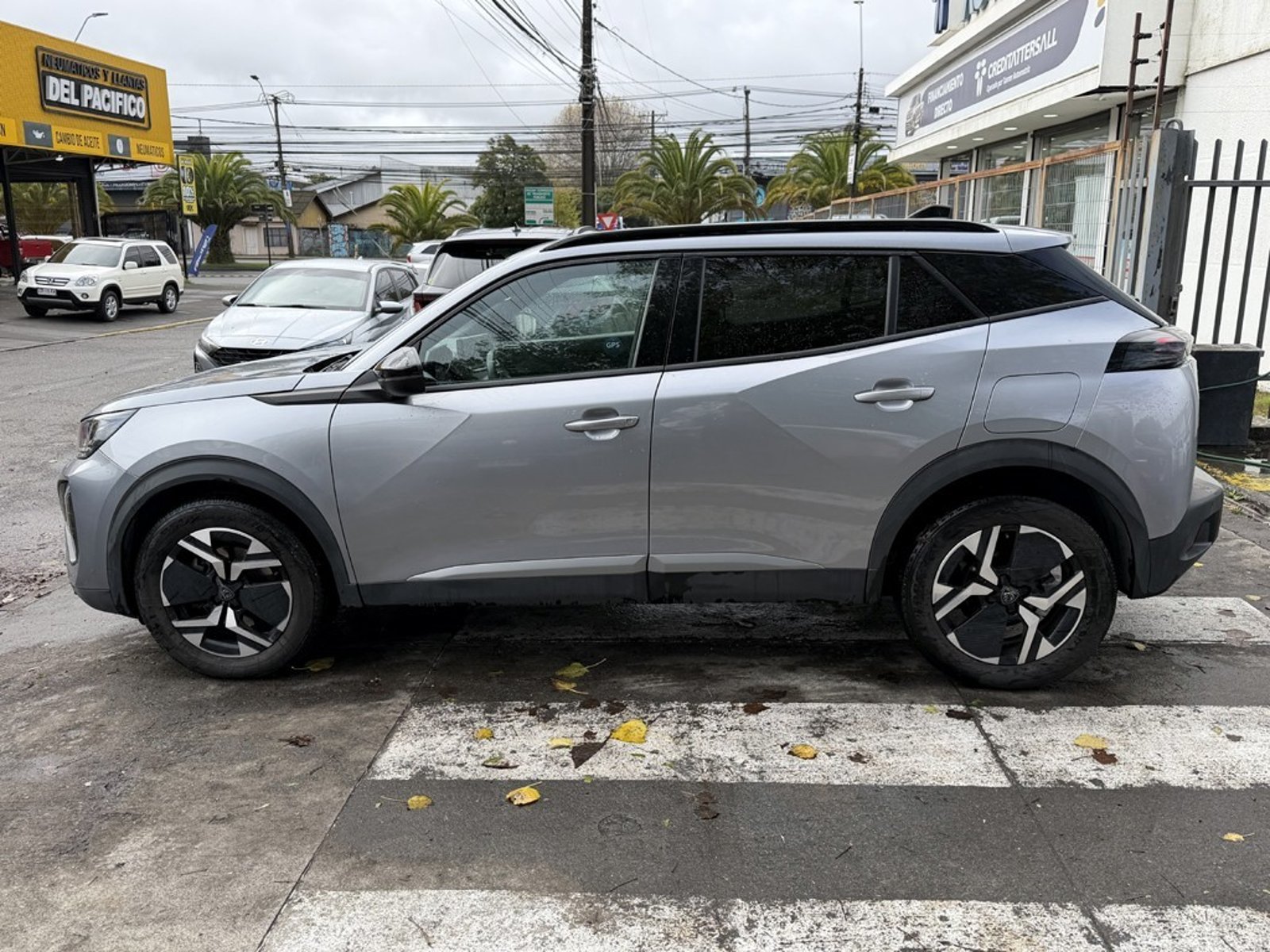 Peugeot 2008 1.5 ALLURE PACK  DIESEL AT 2025 - Imagen 5 de 20