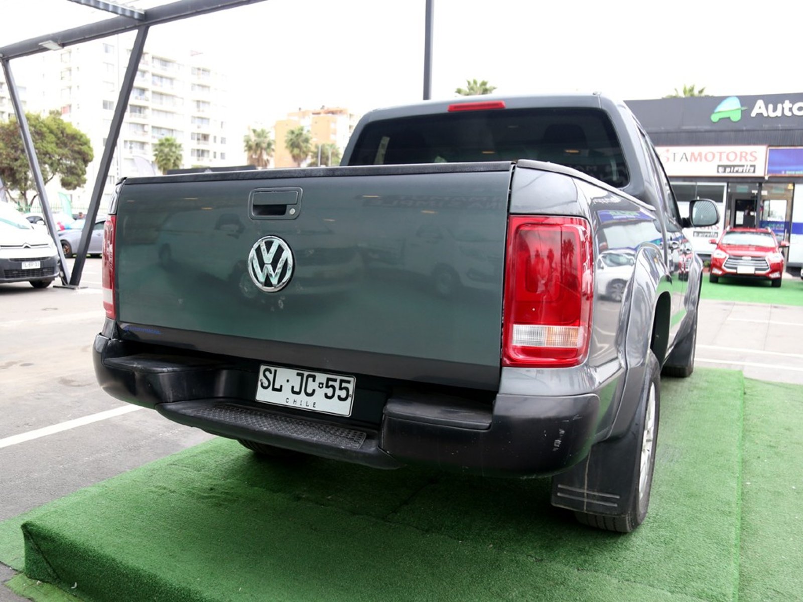 Volkswagen AMAROK TRENDLINE 4X2 2.0 MT 2023 - Imagen 7 de 20