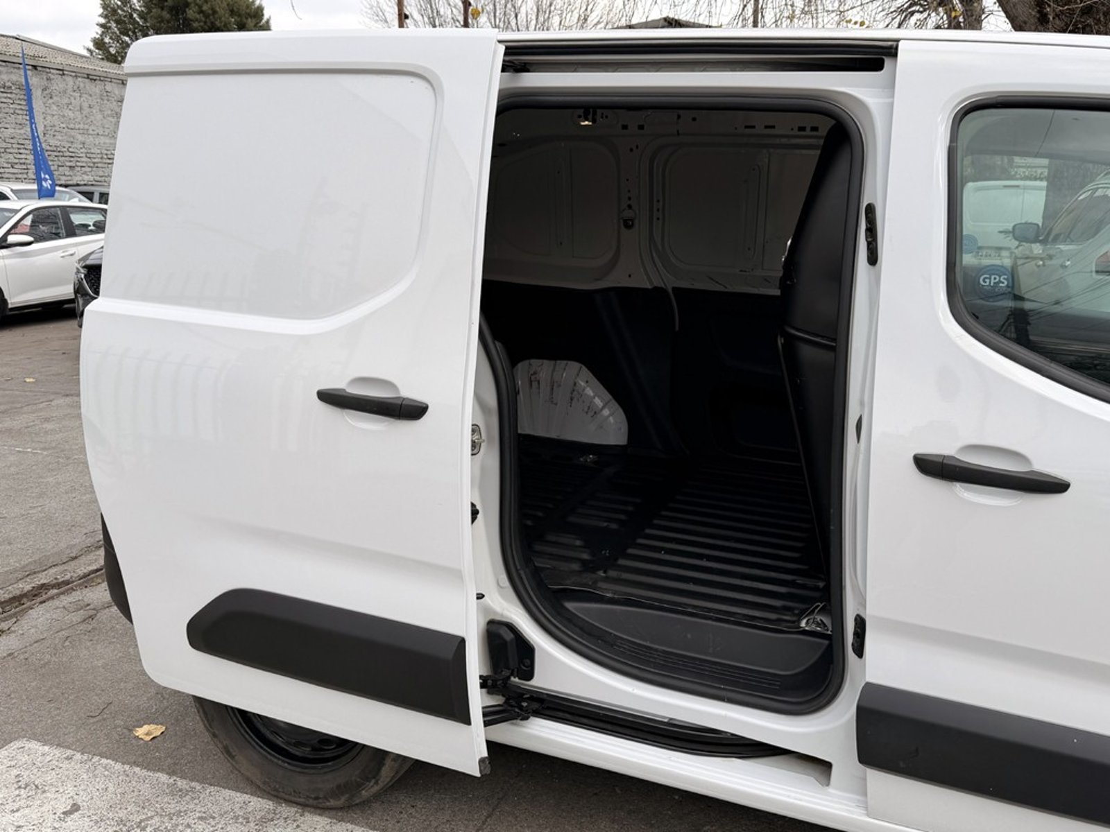 Peugeot PARTNER L1 BLUEHDI 2024 - Imagen 6 de 20
