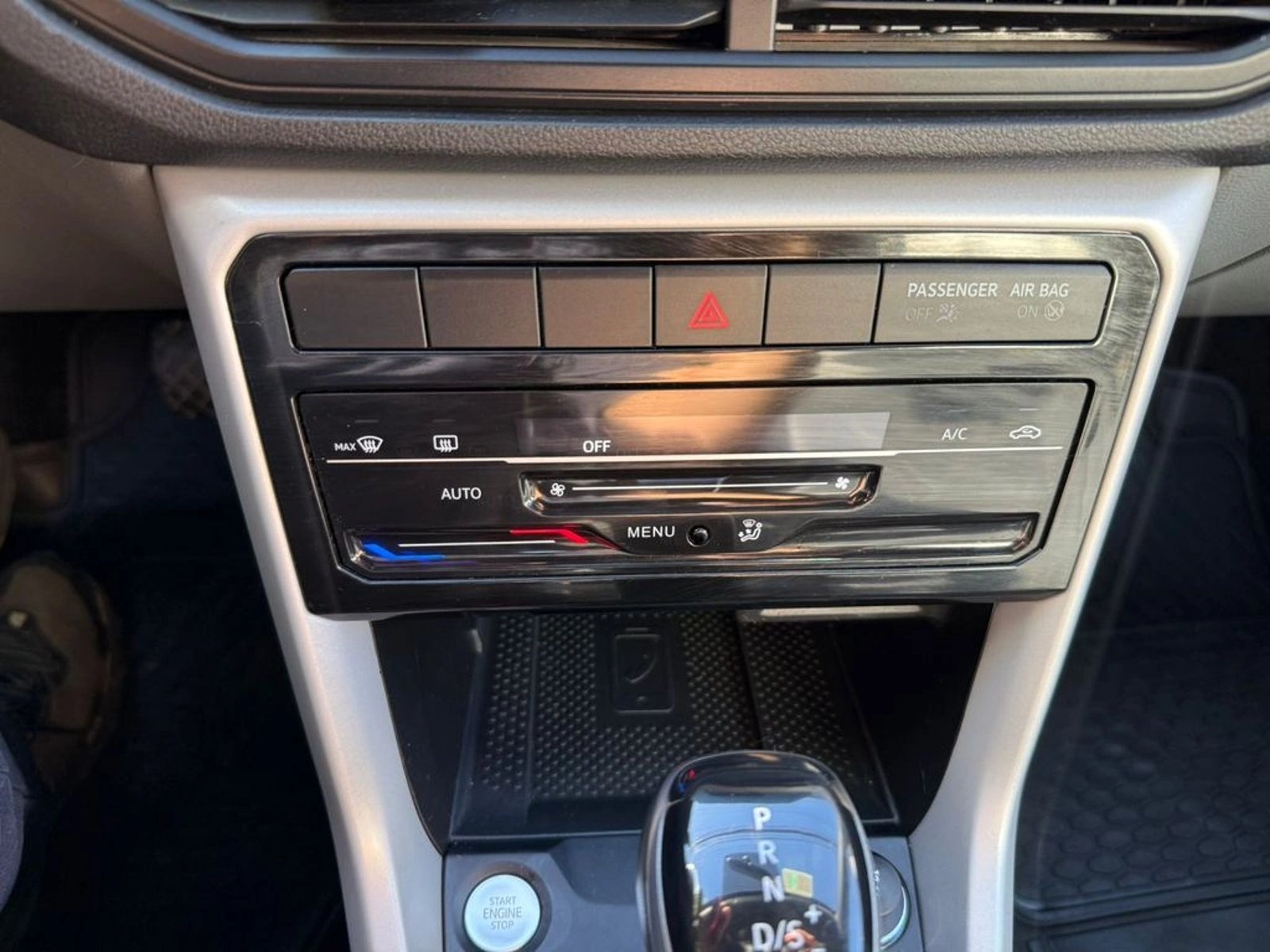 VOLKSWAGEN T-CROSS 1.0 TSI COMFORTLINE AT 2025 - Imagen 14 de 18