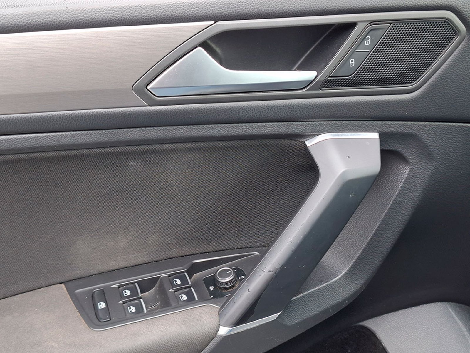 Volkswagen TIGUAN COMFORTLINE 4MOTION AT DIESEL 7 PASAJEROS 2020 - Imagen 18 de 20