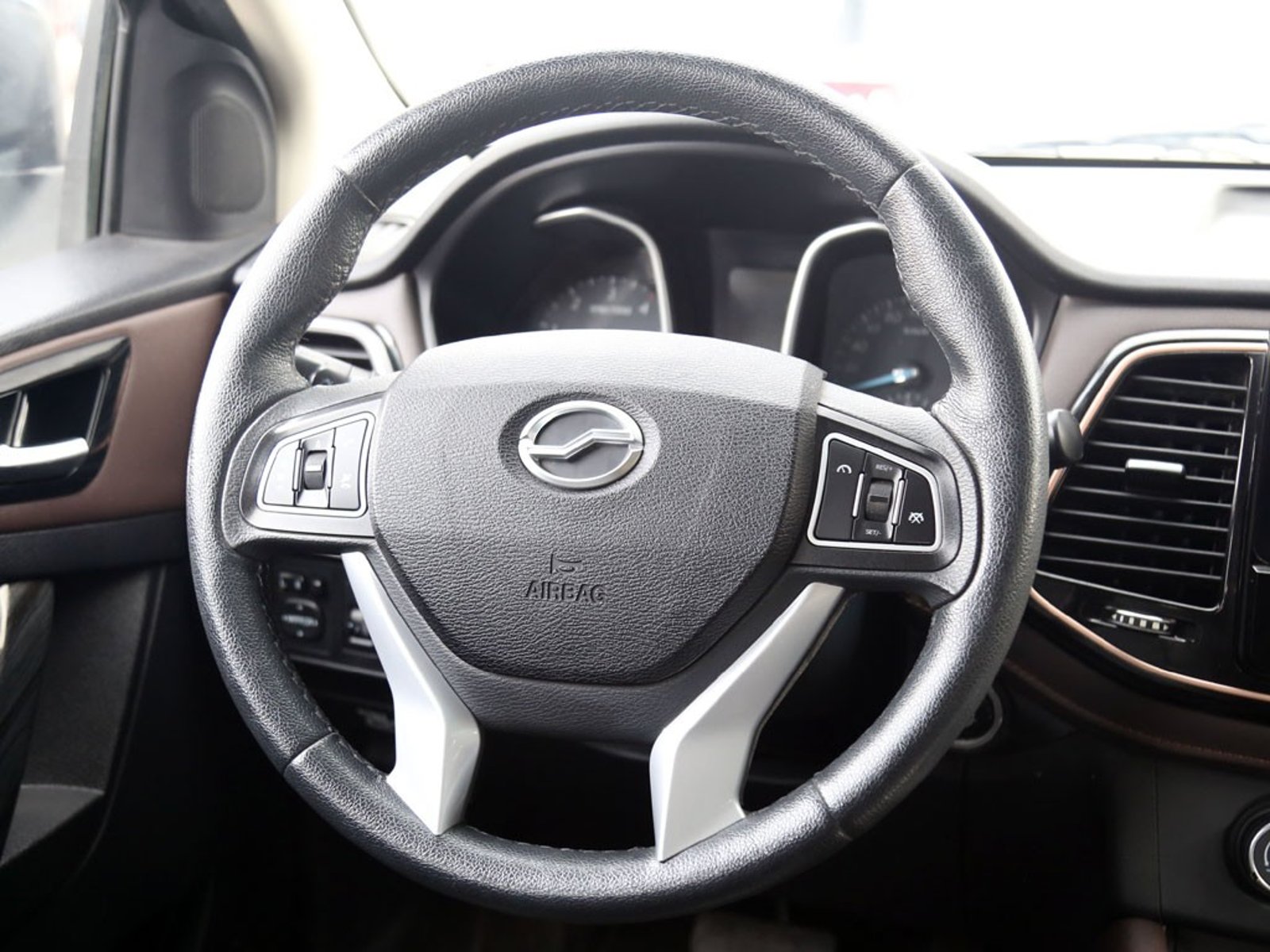 ZX AUTO TERRALORD 2.5 LUX PLUS 4X4 DIESEL AT 4P 2023 - Imagen 15 de 20