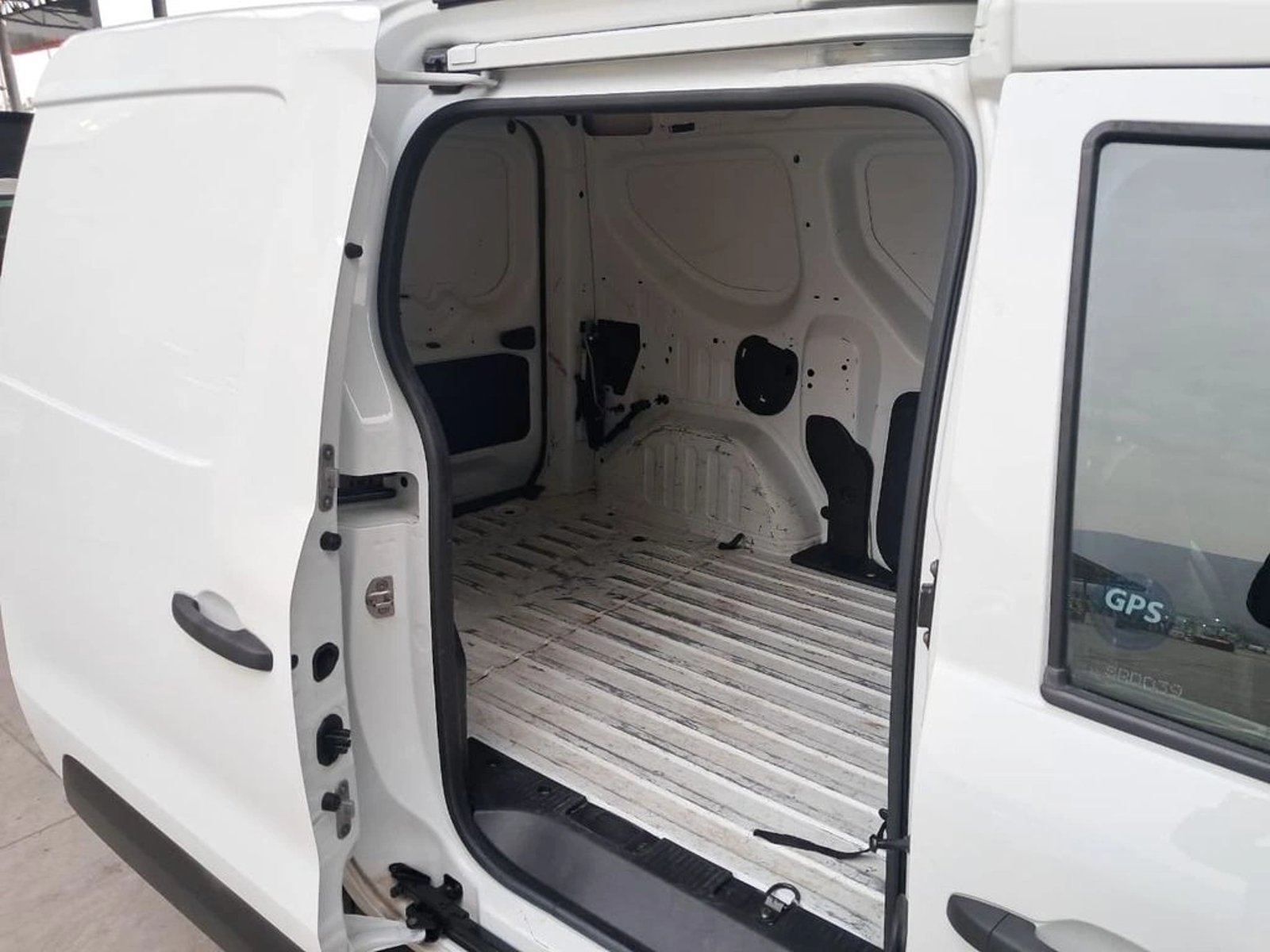 Renault EXPRESS ZEN 1.5 MT 4X2 DIESEL 2023 - Imagen 13 de 20