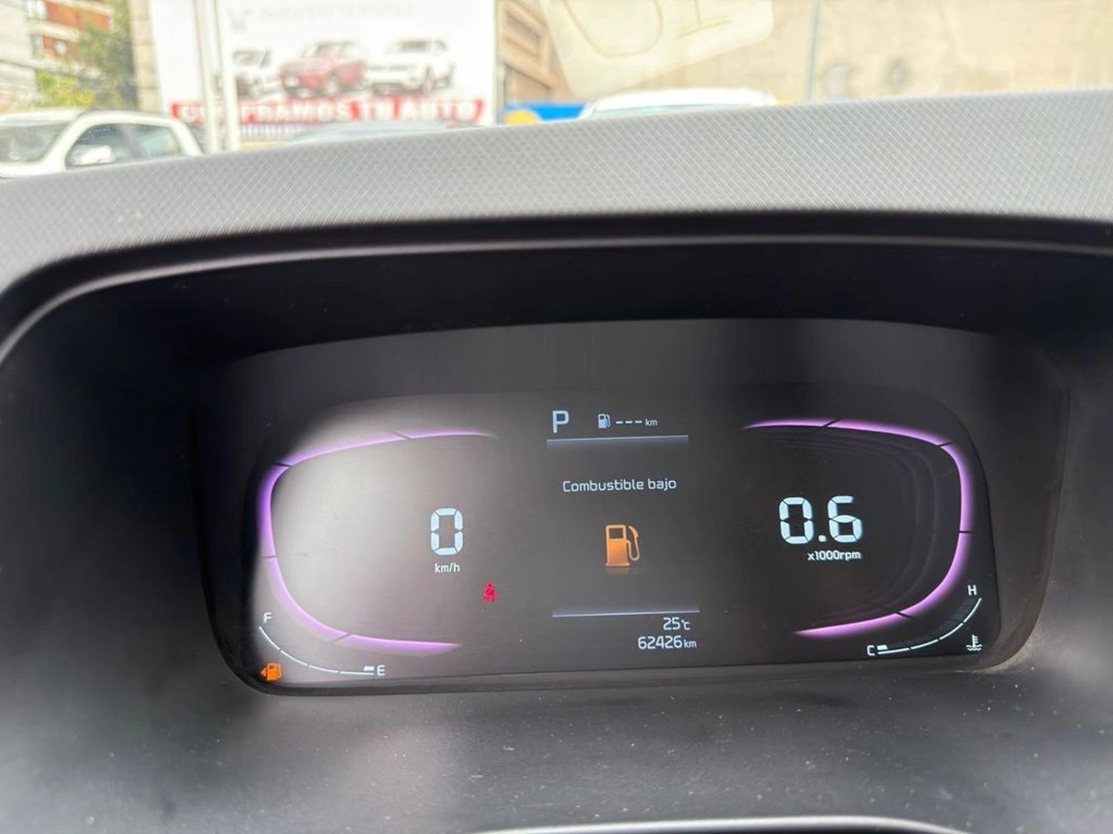 KIA CARENS EX 1.4 AT 7 PASAJEROS 2023 - Imagen 9 de 12