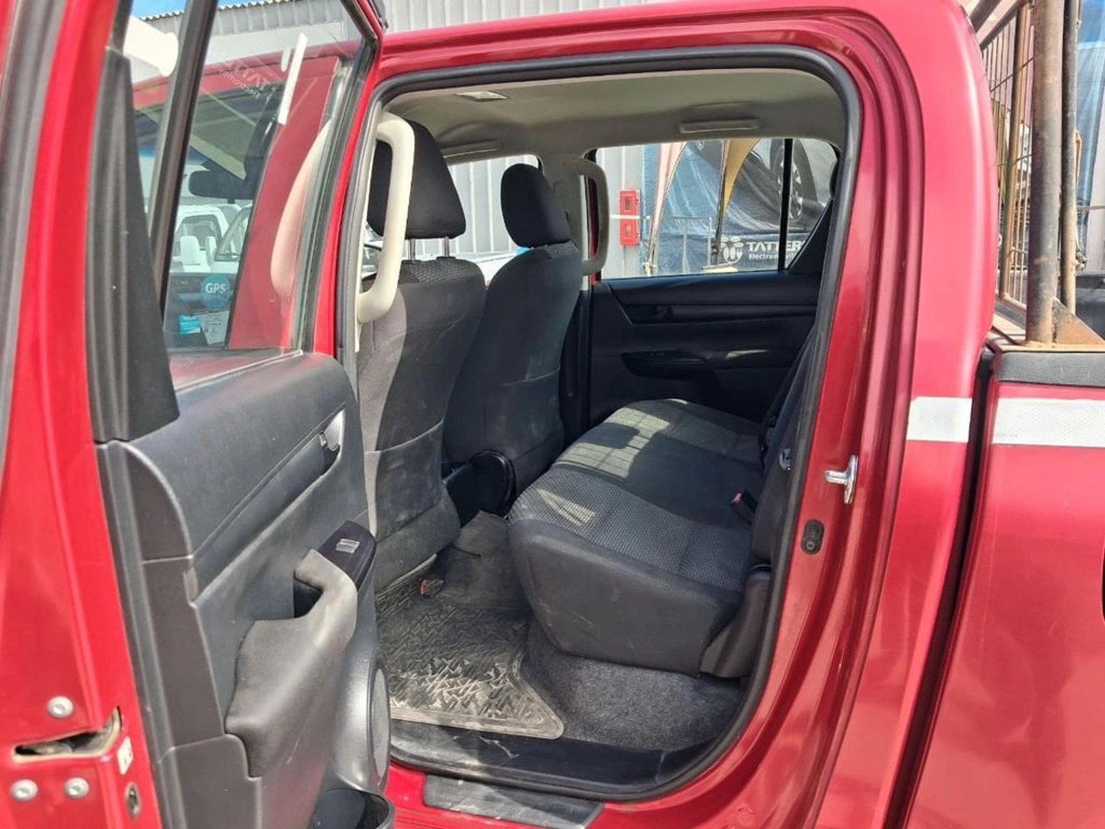 TOYOTA HILUX HILUX TSS 2.4 Diesel 4X2 T/M 2022 - Imagen 9 de 15