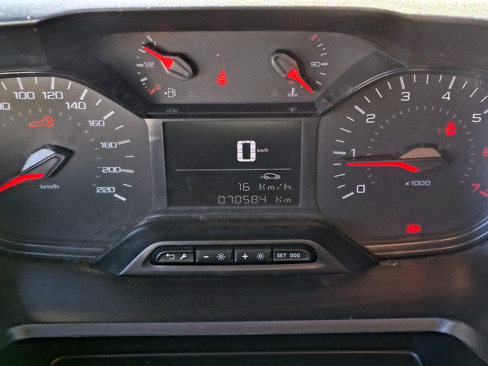 Peugeot PARTNER L1 1.5 Diesel 4X2 T/M 2024 - Imagen 13 de 17