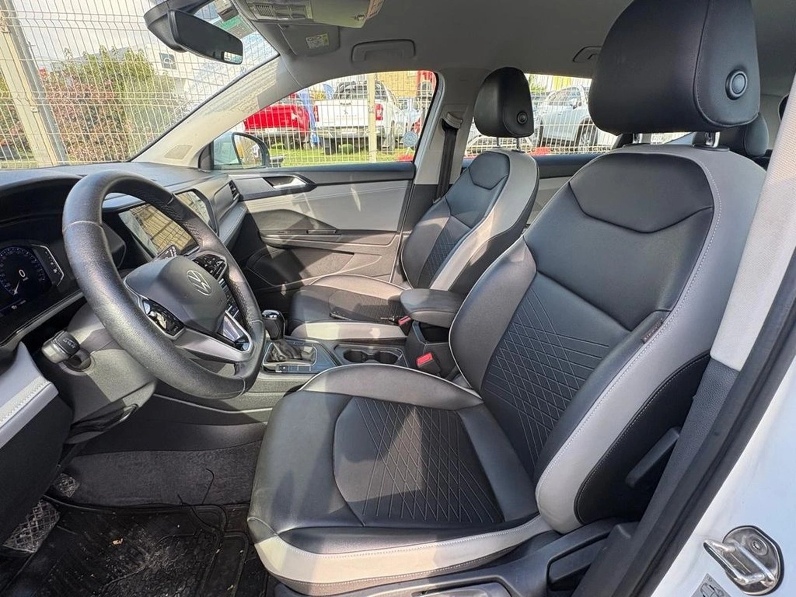VOLKSWAGEN TAOS TSI 1.4 AT 2025 - Imagen 8 de 13