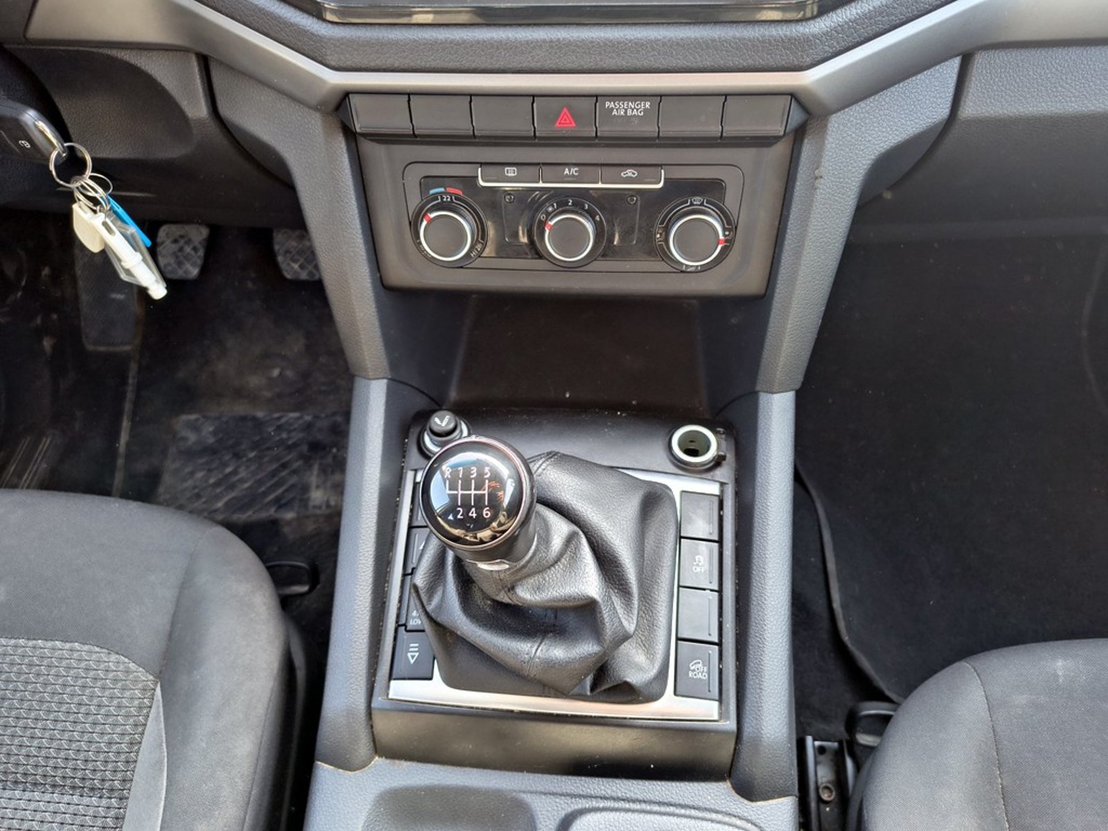 Volkswagen AMAROK AMAROK 2.0 Diesel 4x4 T/M 2023 - Imagen 18 de 20