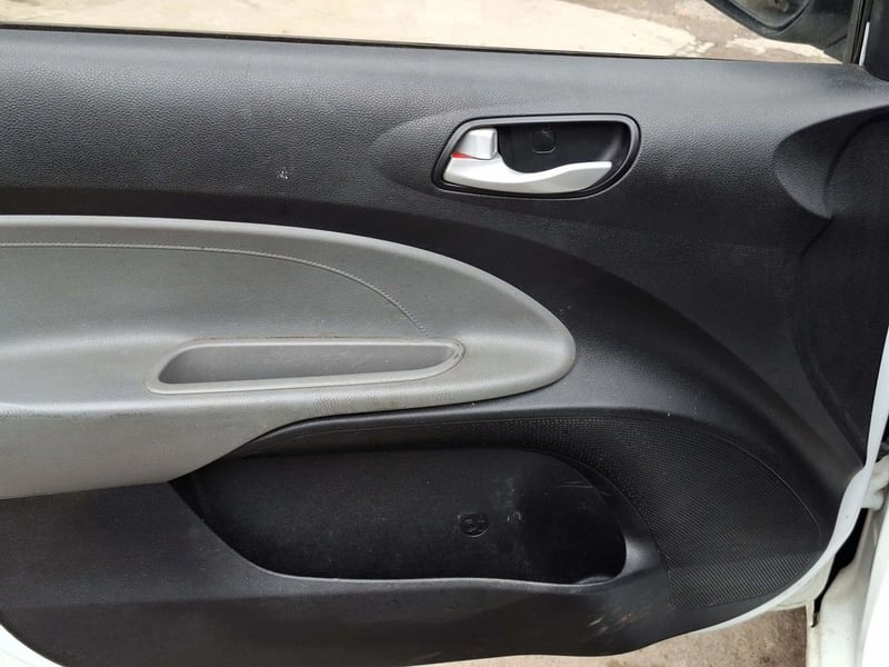 Kia SOLUTO 1.4 2022 - Imagen 10 de 20