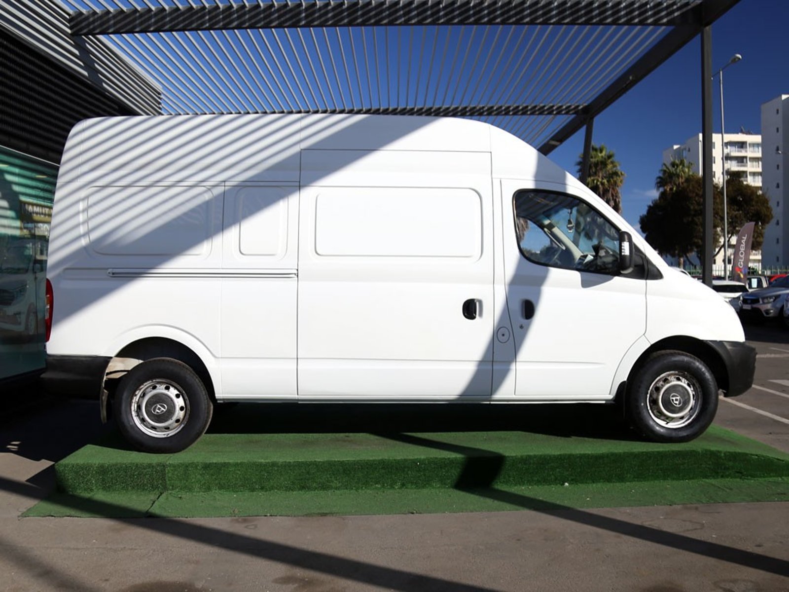 Maxus V80 2.5 4X2 CARGO VAN MT 5P 2016 - Foto 4 de 16