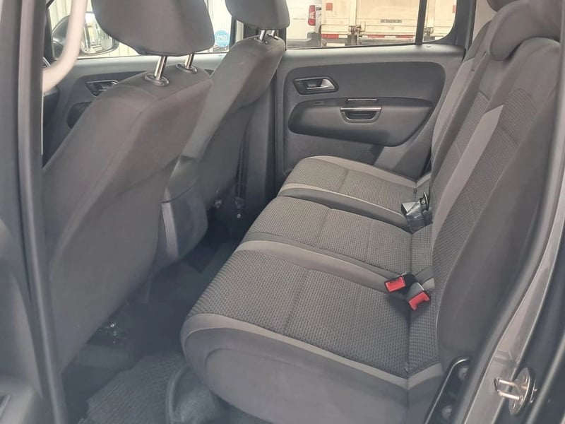 Volkswagen AMAROK TRENDLINE 2.0 4x2 MT 2023 - Imagen 15 de 20
