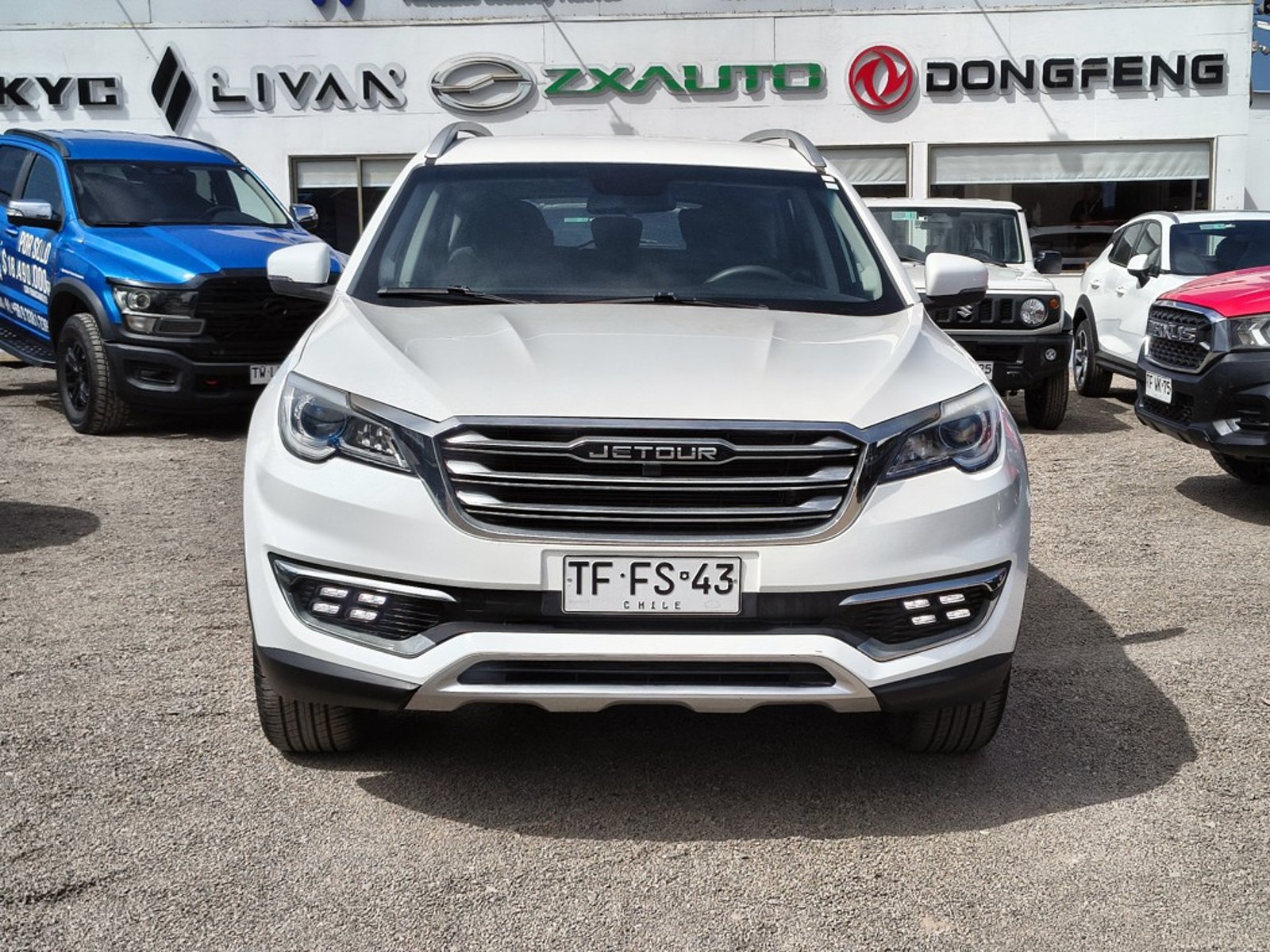 Jetour X70 1.5T GL 4X2 2024 - Foto 2 de 20