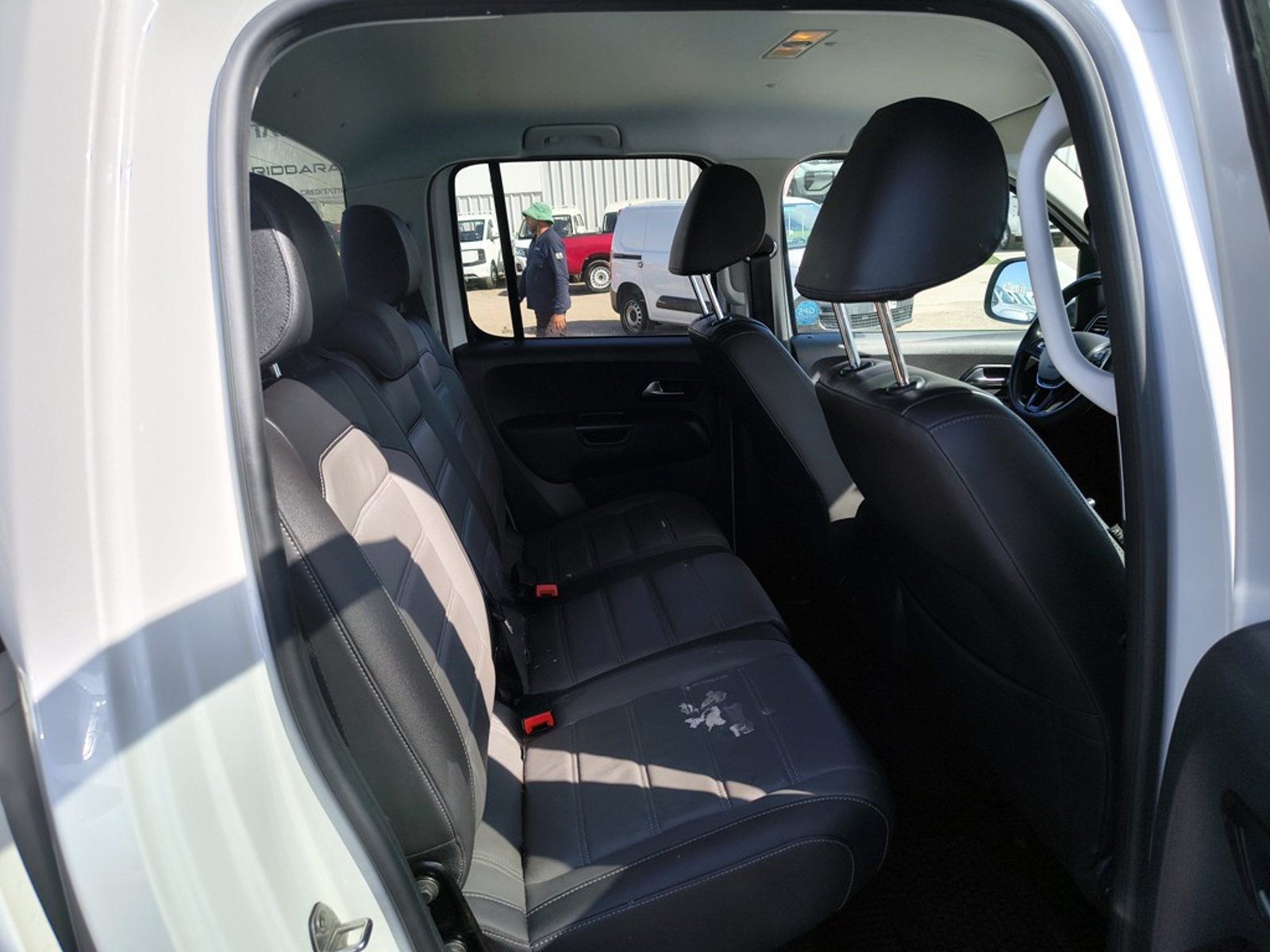 Volkswagen AMAROK 2.0 COMFORTLINE 4MOTION 2023 - Imagen 18 de 20