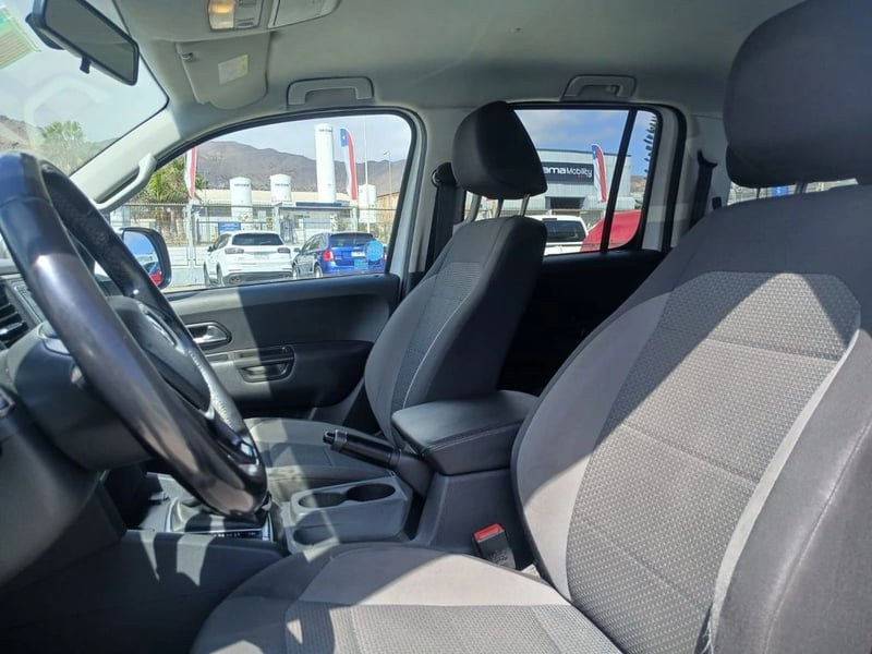 Volkswagen AMAROK 2.0 TRENDLINE 4X4 DIESEL MT 4P 2021 - Imagen 10 de 20