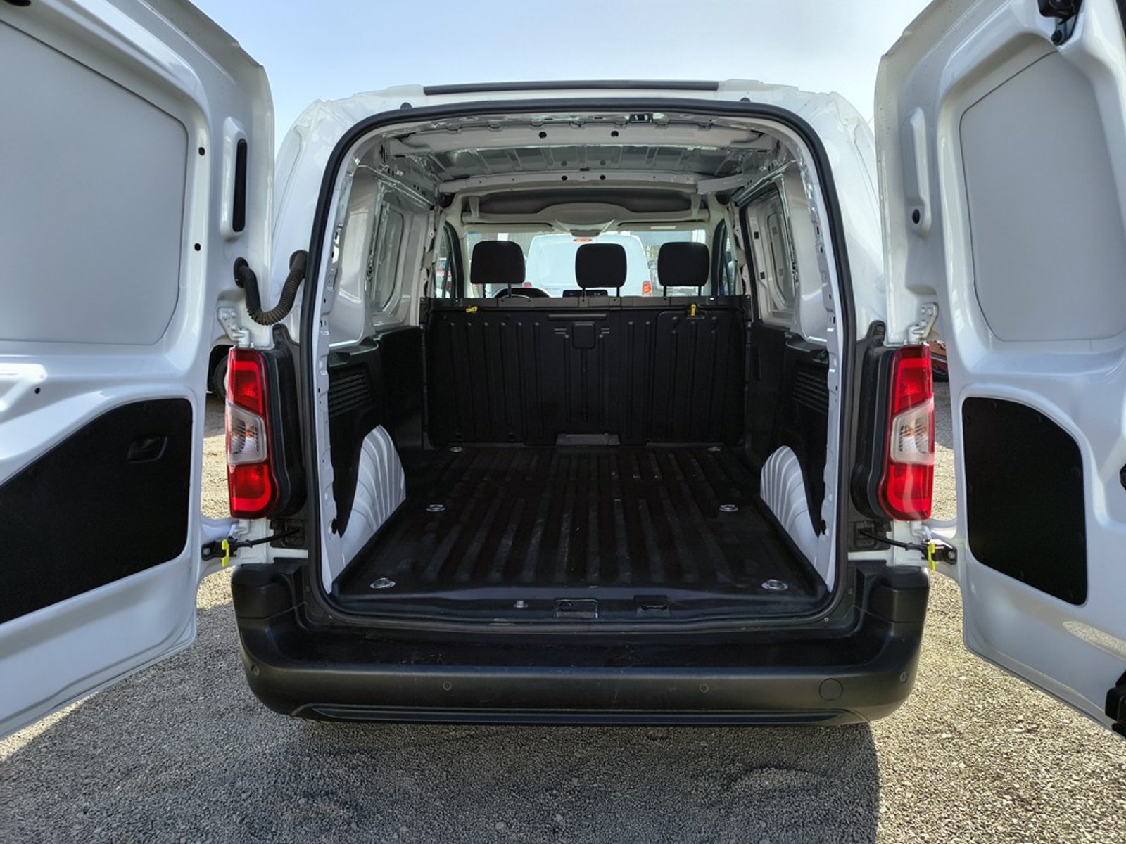 PEUGEOT PARTNER PARTNER L1 1.5 Diesel 4X2 T/M 2024 - Imagen 17 de 17