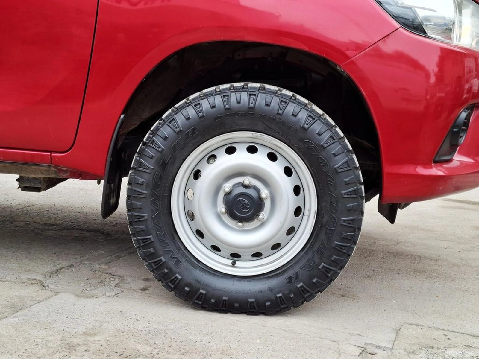 TOYOTA HILUX 2.4 2022 - Imagen 6 de 20