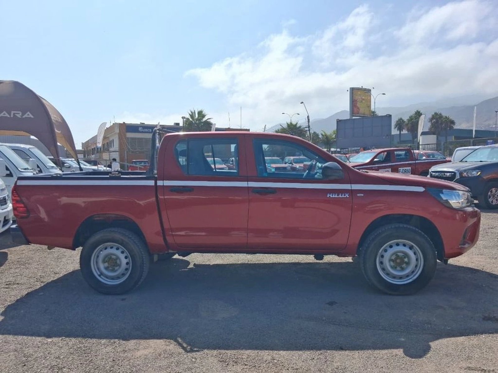 TOYOTA HILUX TSS 2.4 Diesel 4X2 T/M 2021 - Foto 4 de 17
