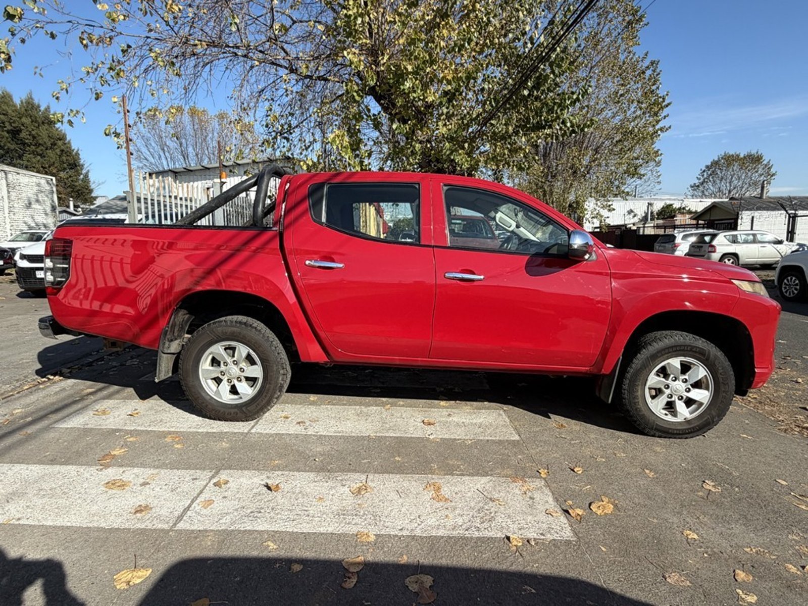 Mitsubishi L200 2.4 KATANA CRT 4X4 MT 2023 - Imagen 4 de 20