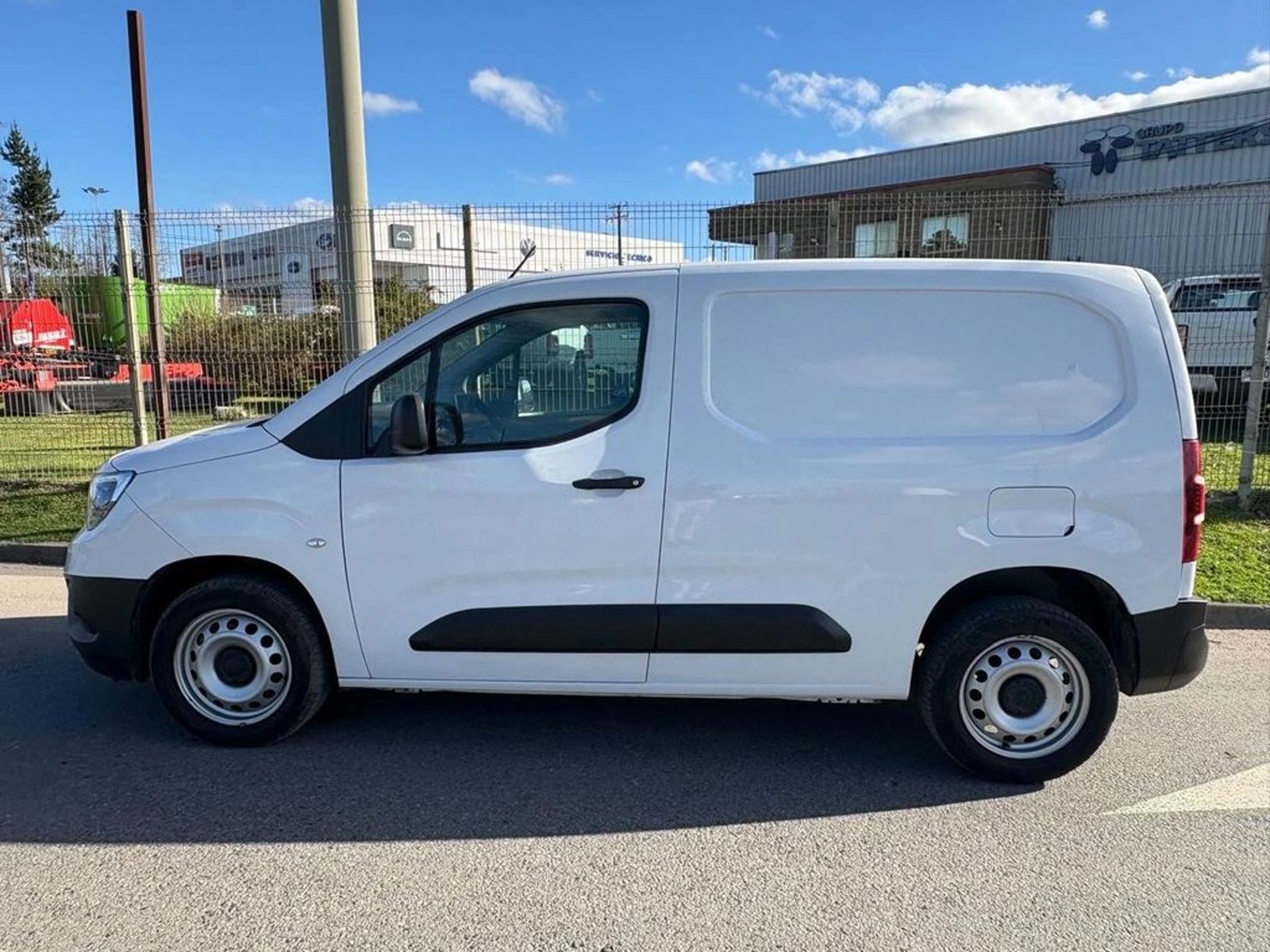 Opel COMBO 1.5 TD E6 2023 - Imagen 4 de 11
