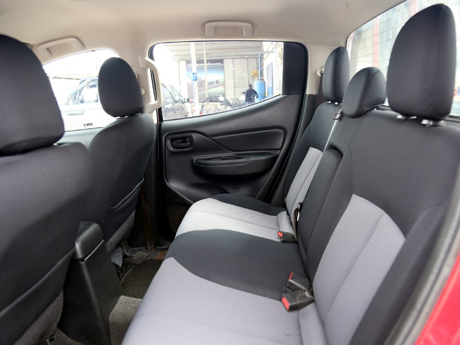 Mitsubishi L200 KATANA CRT 2023 - Imagen 14 de 20