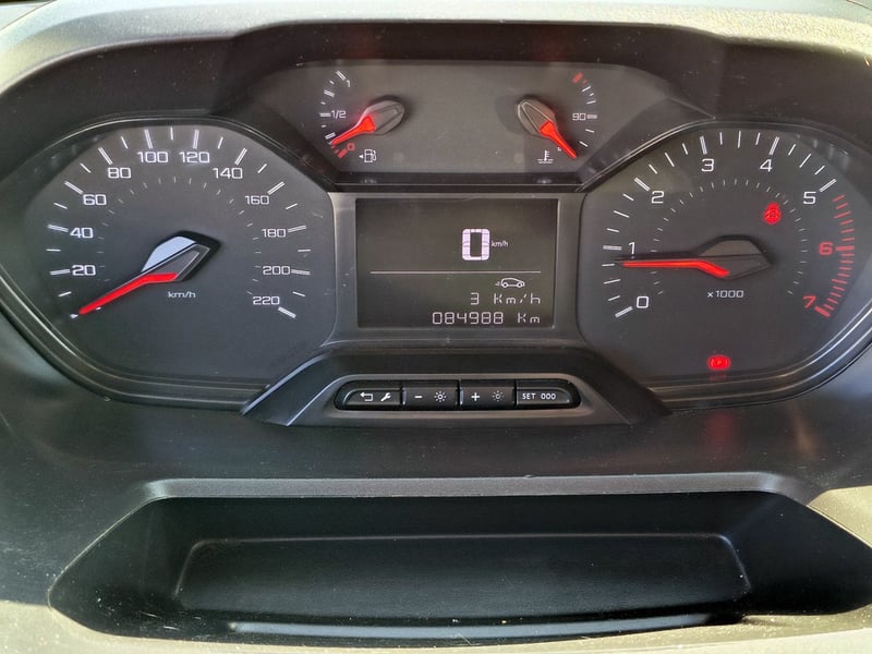 Peugeot PARTNER L1 1.5 Diesel 4X2 T/M 2023 - Imagen 11 de 16