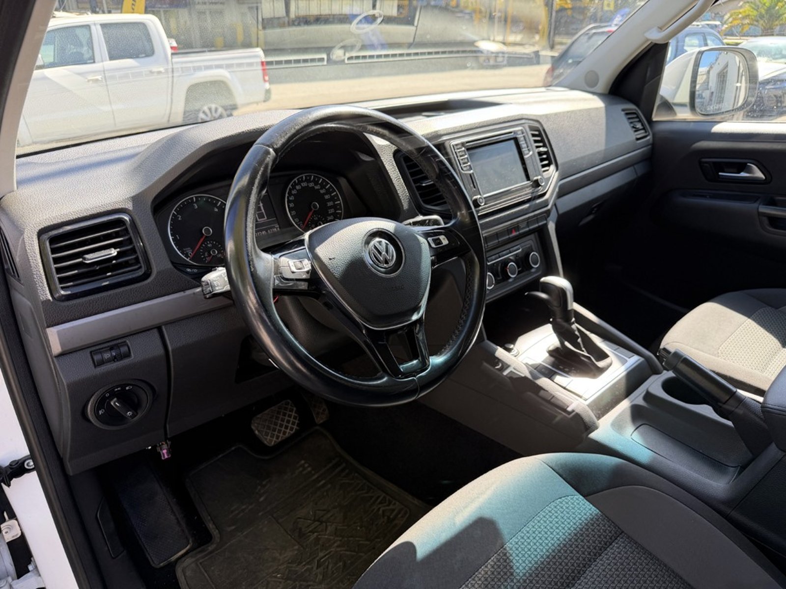 VOLKSWAGEN AMAROK 2.0 COMFORTLINE 2023 - Imagen 12 de 20