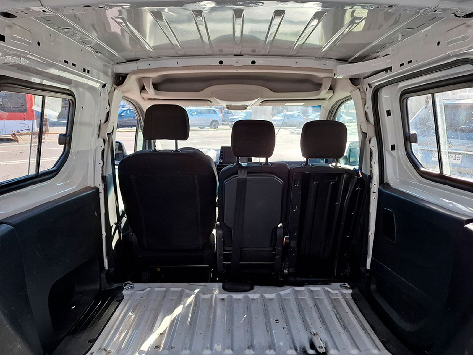 OPEL COMBO 1.5 MT 2023 - Imagen 17 de 18