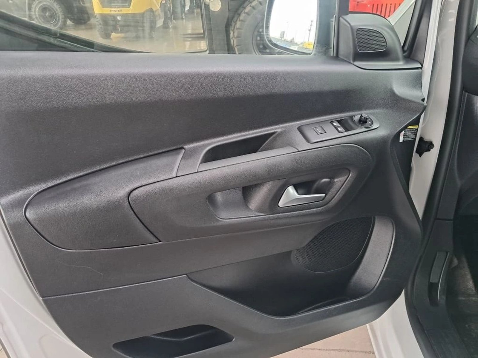 Peugeot PARTNER L1 1.5 HDI 4X2 MT 2025 - Imagen 17 de 20