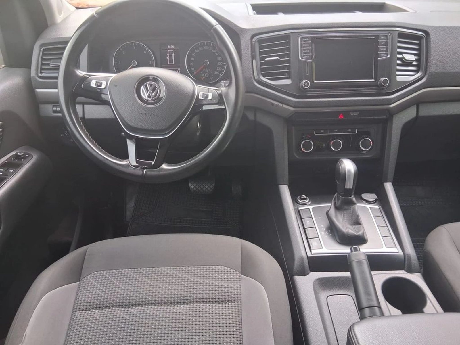 VOLKSWAGEN AMAROK 2.0 DC COMFORTLINE AT 4X4 2023 - Imagen 11 de 15