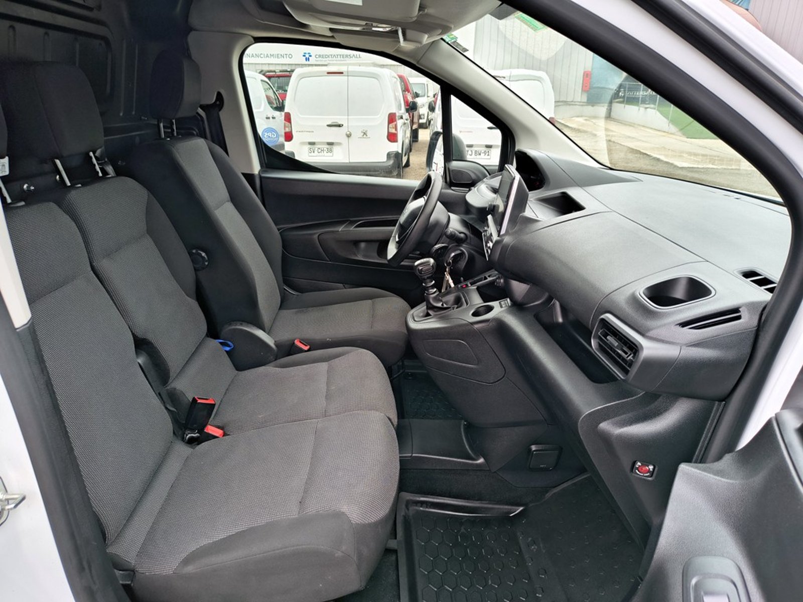 Peugeot PARTNER L1 1.5 Diesel 4X2 T/M 2024 - Imagen 15 de 16
