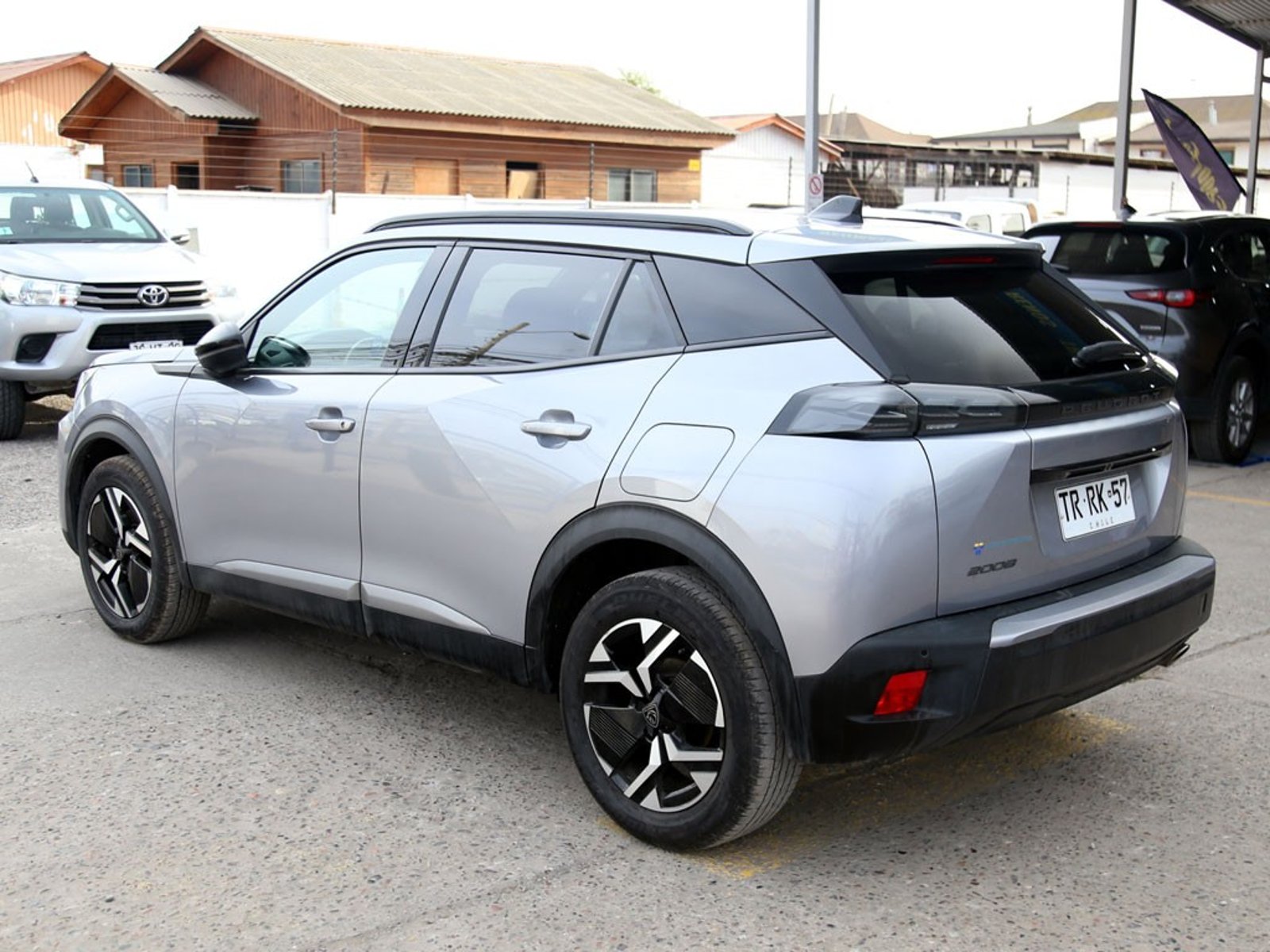 PEUGEOT 2008 1.5 ALLURE PACK BLUEHDI DIESEL 130HP 4X2 EAT8 5P 2025 - Imagen 8 de 20