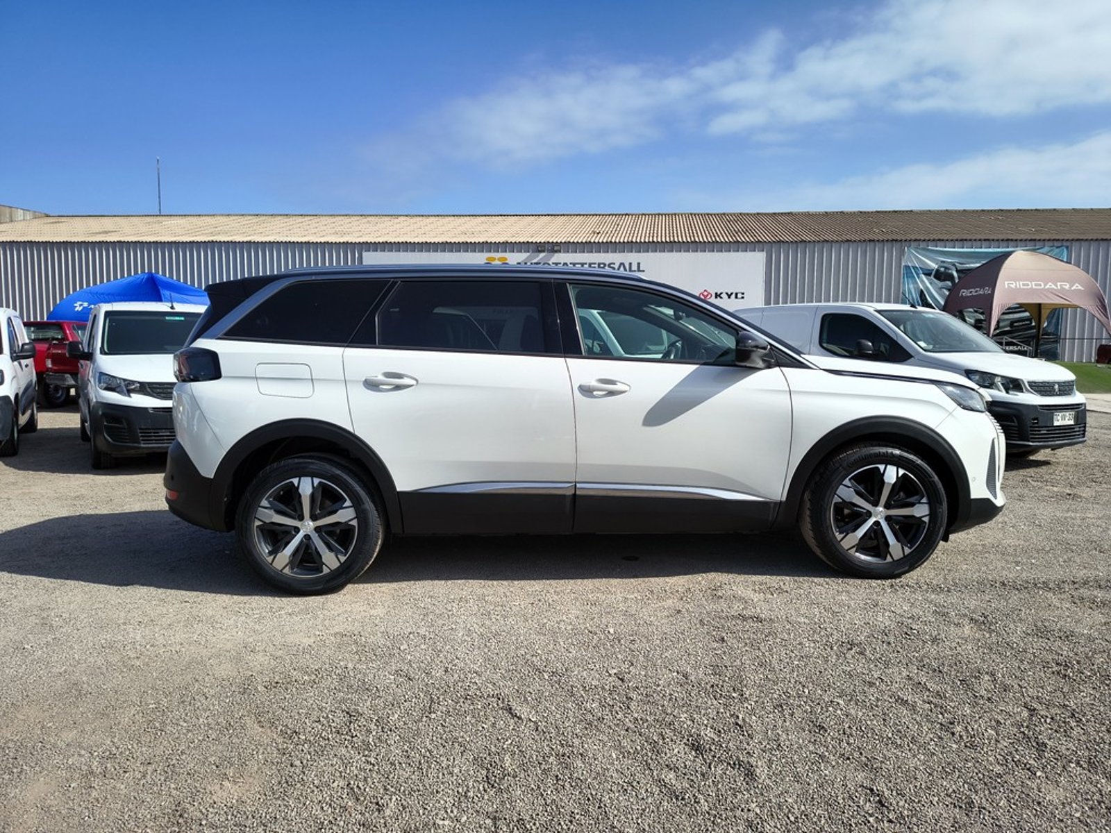 Peugeot 5008 1.6 ALLURE PACK 2024 - Foto 4 de 20
