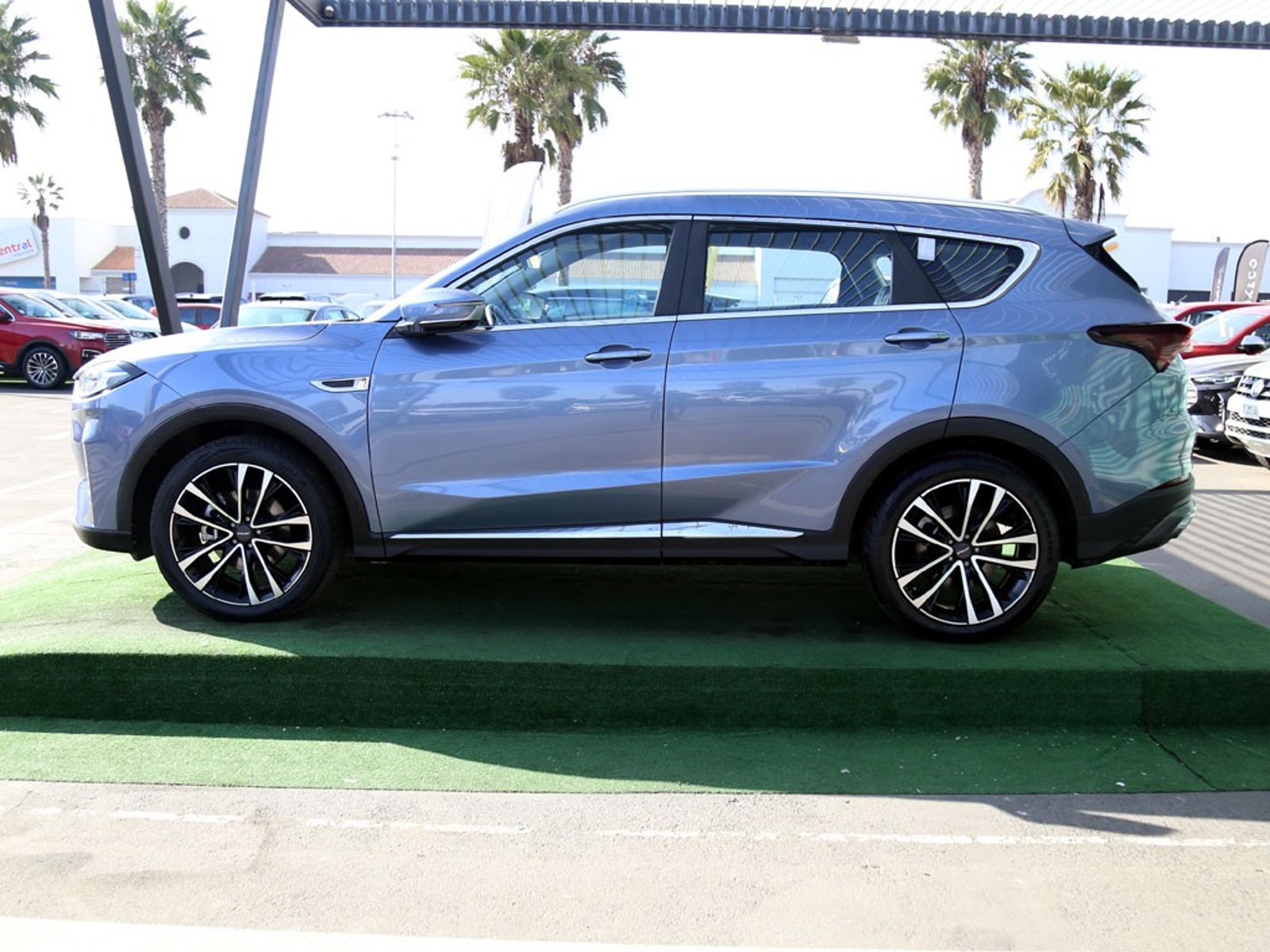 JETOUR X70 PLUS 1.5 GLX AT 2024 - Imagen 5 de 20