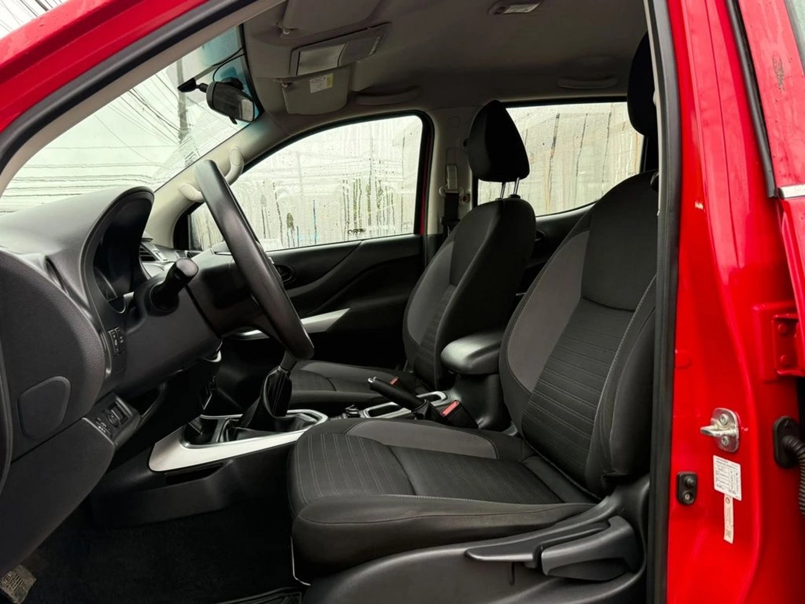 Nissan NAVARA 2.3 SE 4X2 MT 2022 - Imagen 9 de 16