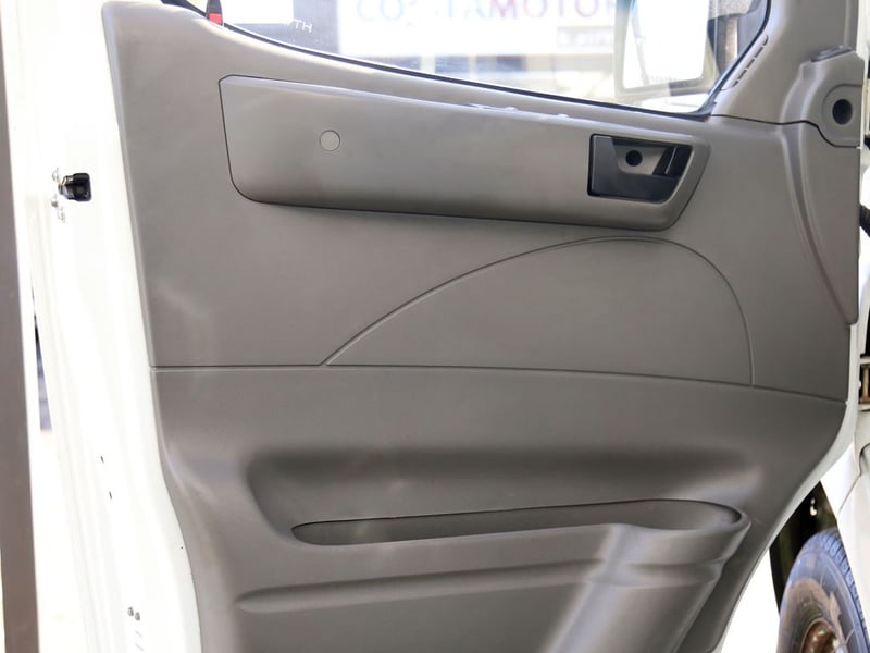 Maxus V80 2.5 4X2 CARGO VAN MT 5P 2016 - Imagen 9 de 16